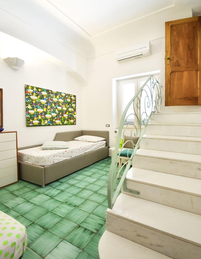 Amore Rentals - Casa Raffi Positano Bagian luar foto
