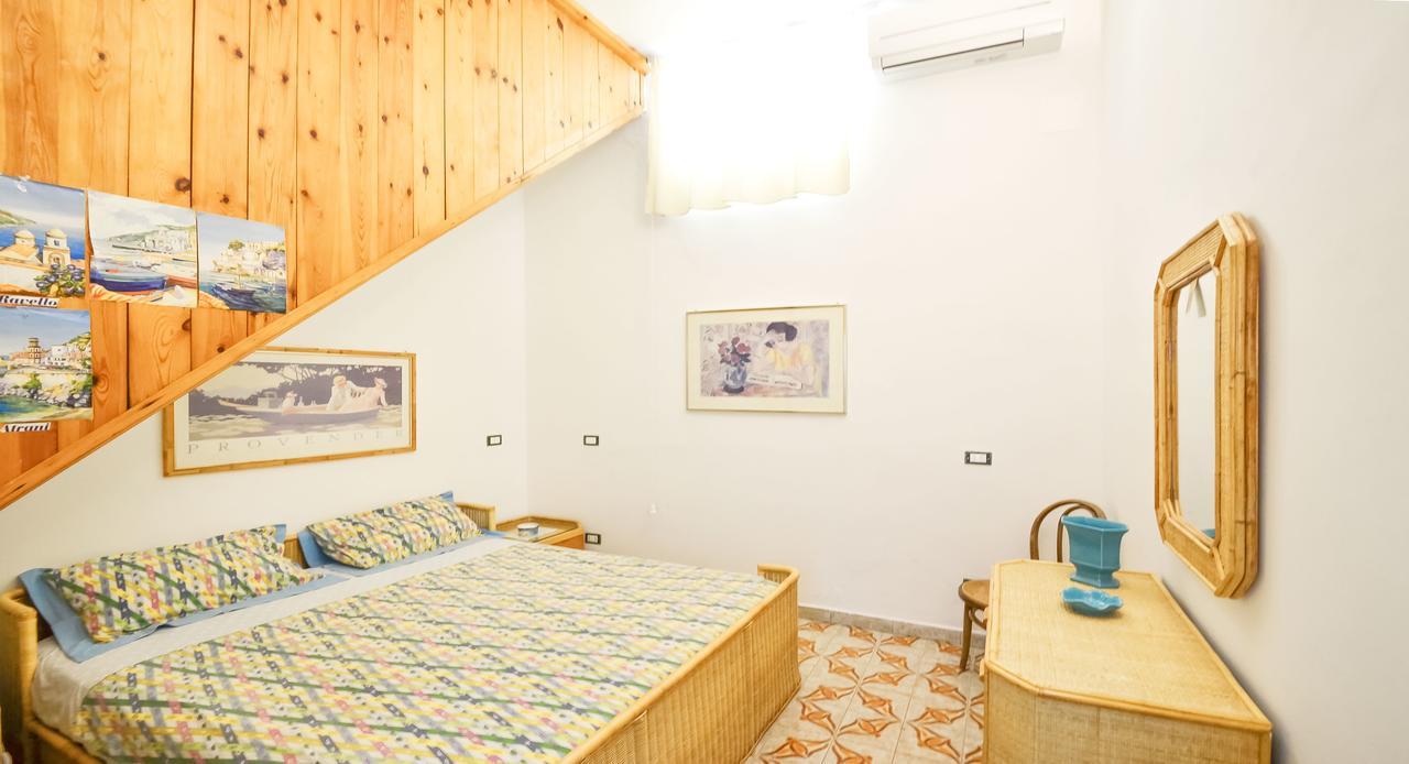 Amore Rentals - Casa Raffi Positano Bagian luar foto